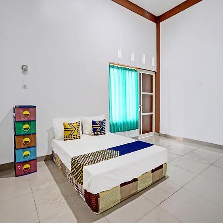 Oyo 92006 Kost Sejahtera Syariah 호텔 시도알조 외부 사진
