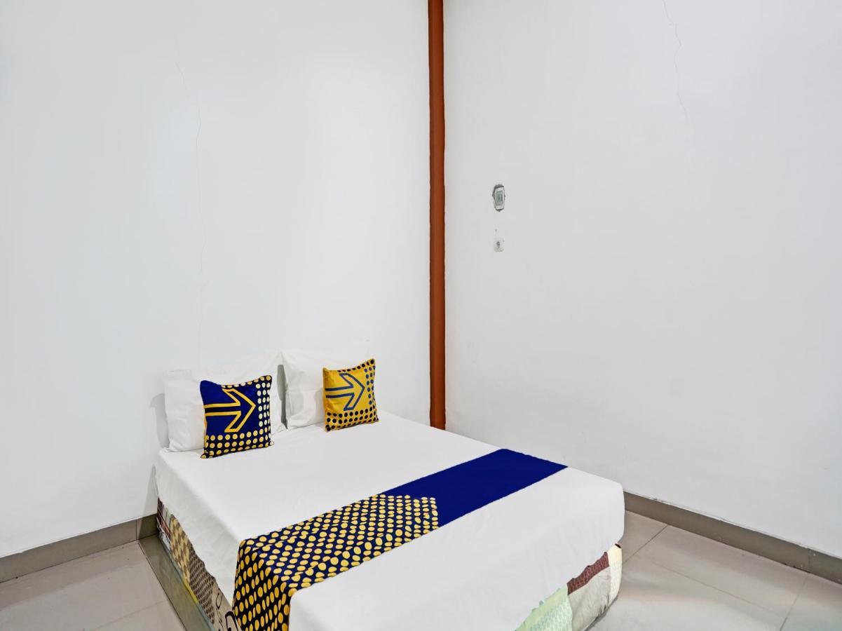Oyo 92006 Kost Sejahtera Syariah 호텔 시도알조 외부 사진