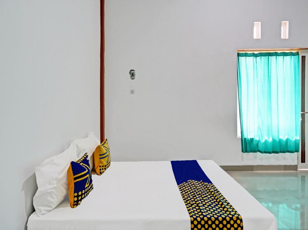 Oyo 92006 Kost Sejahtera Syariah 호텔 시도알조 외부 사진
