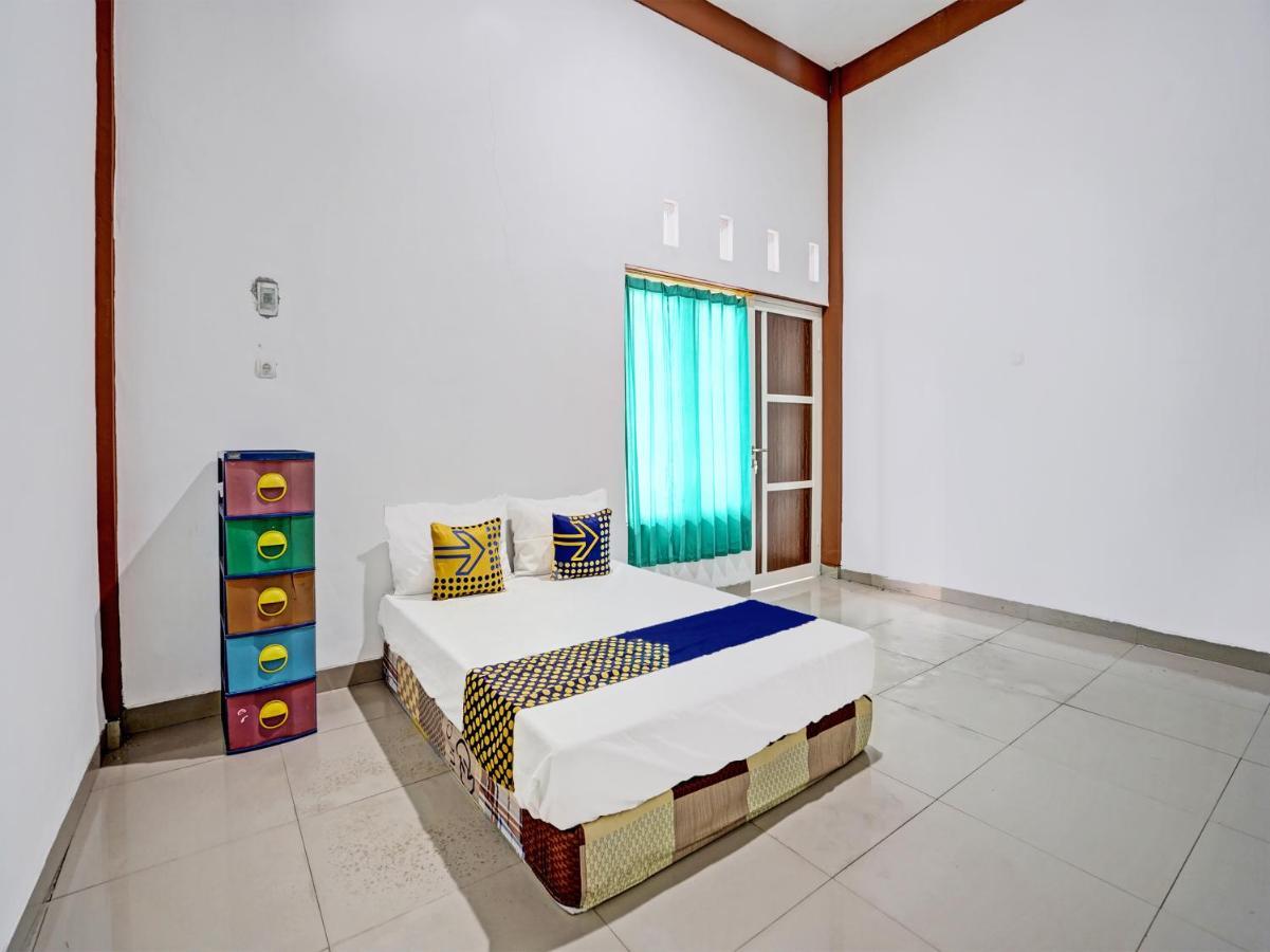 Oyo 92006 Kost Sejahtera Syariah 호텔 시도알조 외부 사진