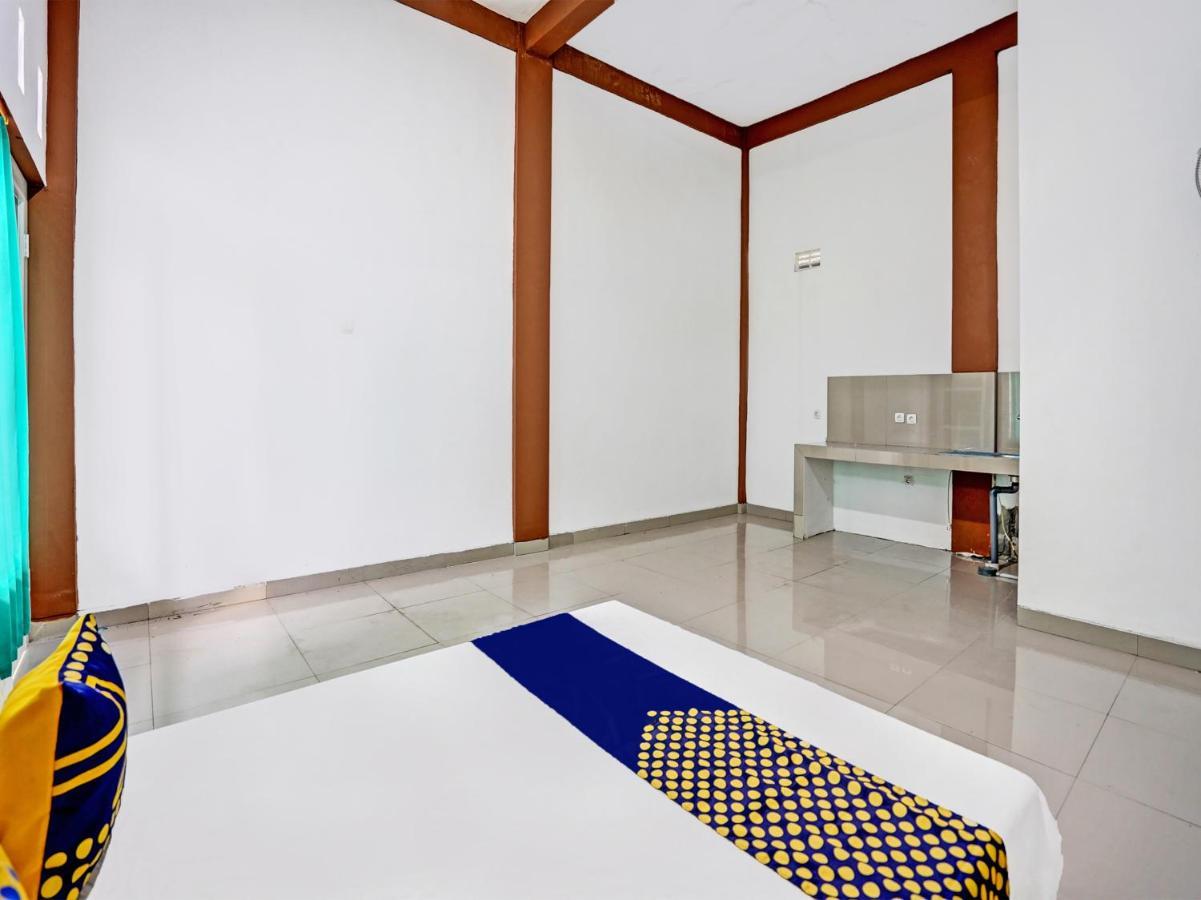 Oyo 92006 Kost Sejahtera Syariah 호텔 시도알조 외부 사진