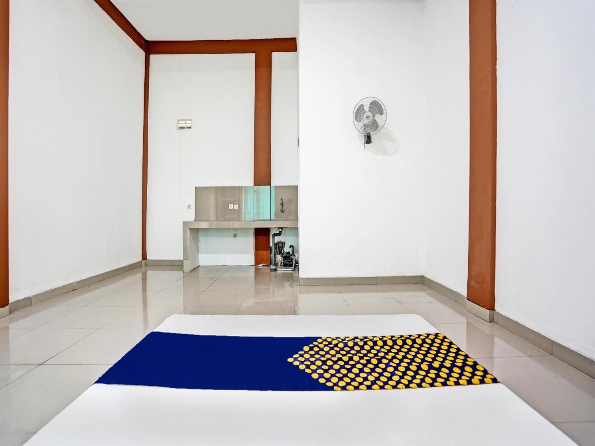 Oyo 92006 Kost Sejahtera Syariah 호텔 시도알조 외부 사진